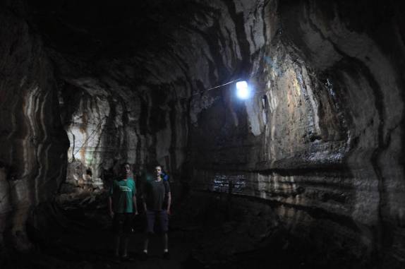 Visitando os incríveis túneis de lava na Ilha de Santa Cruz, em Galápagos